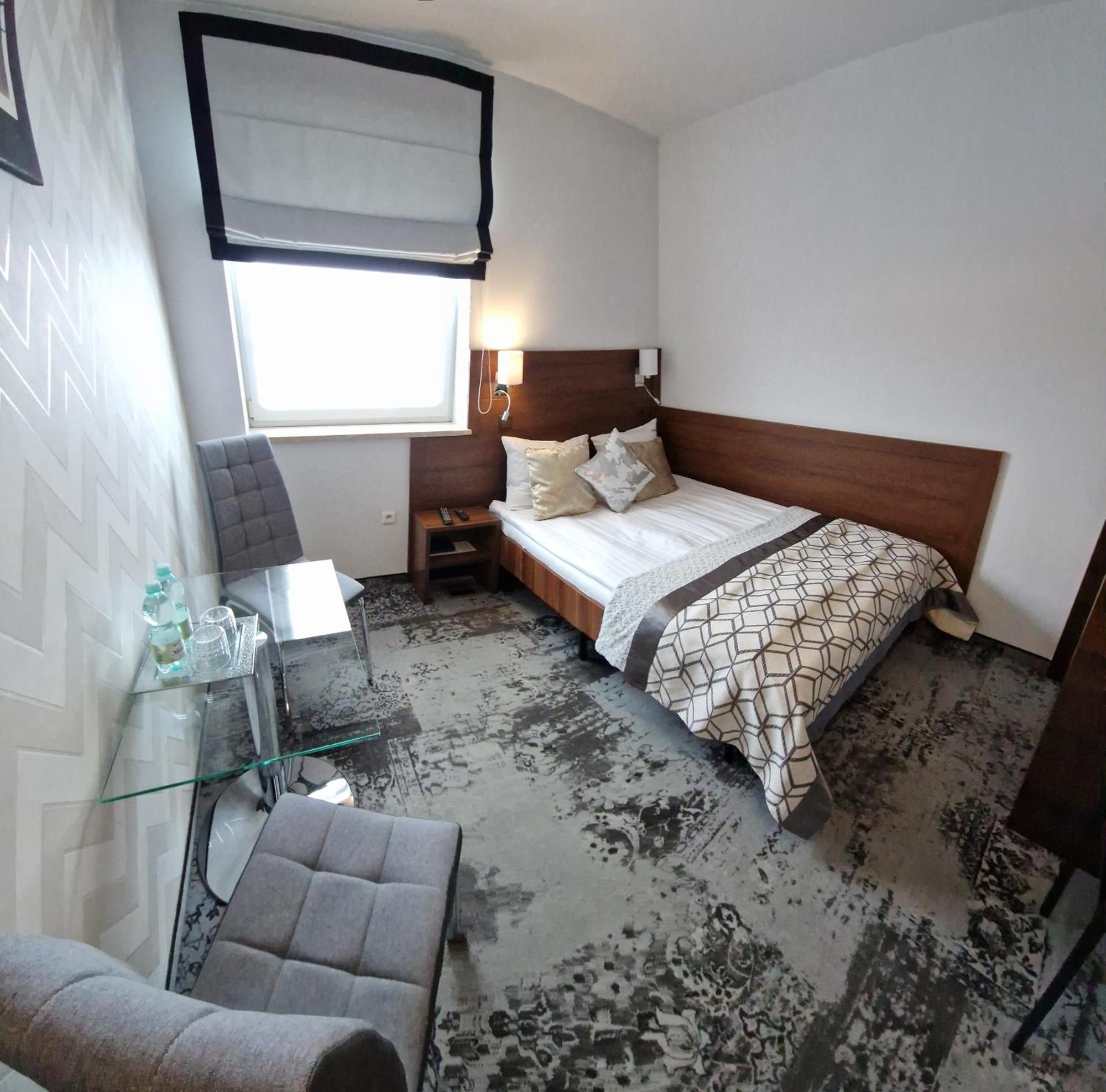 Hotel Cynamon Nowy Sącz Esterno foto