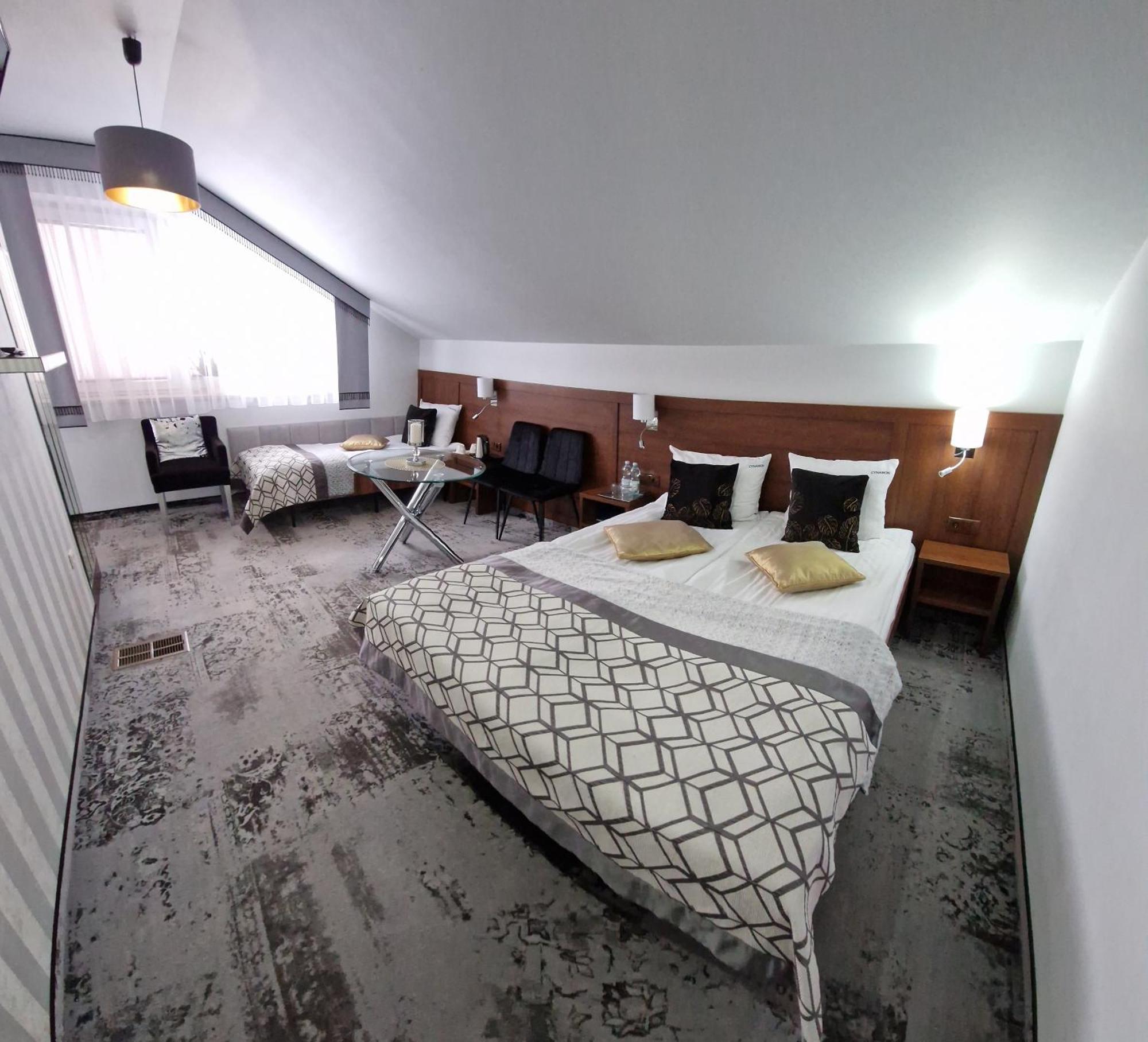 Hotel Cynamon Nowy Sącz Esterno foto